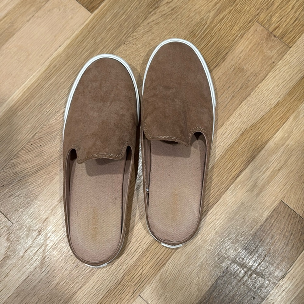 Tan slide on